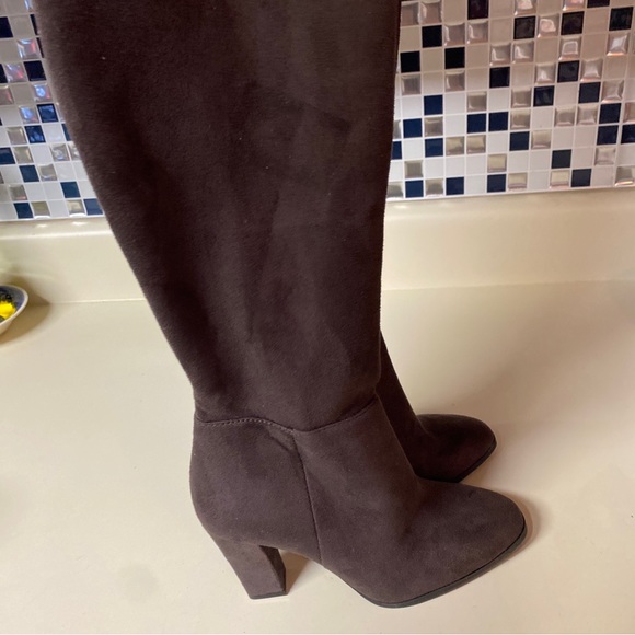 Vince Camunto TAPLEY Over the Knee Round Toe Boots Ash Brown Suede size 6 - Picture 1 of 6